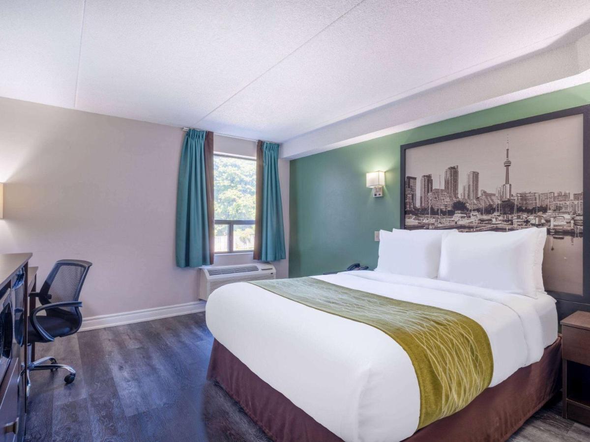 Super 8 By Wyndham Toronto East On Exterior foto