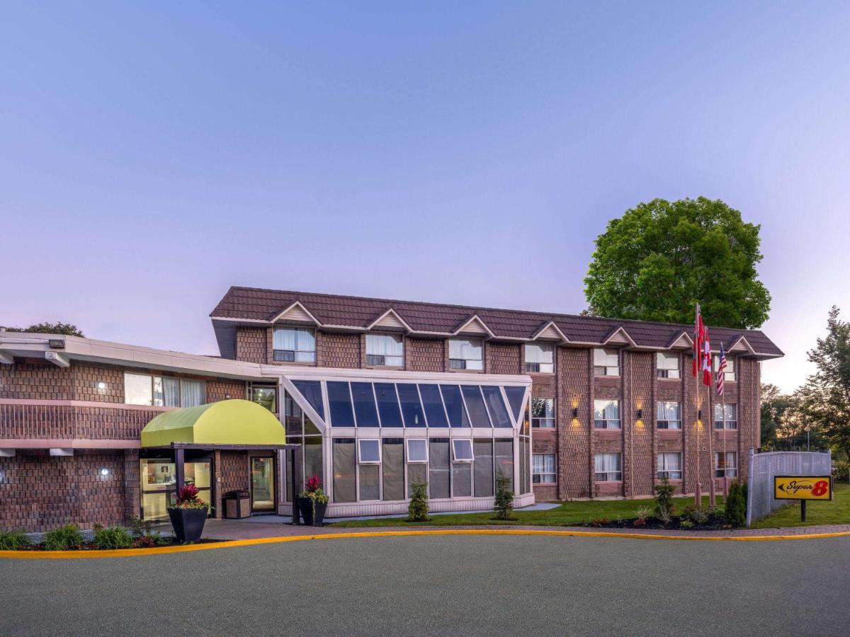 Super 8 By Wyndham Toronto East On Exterior foto
