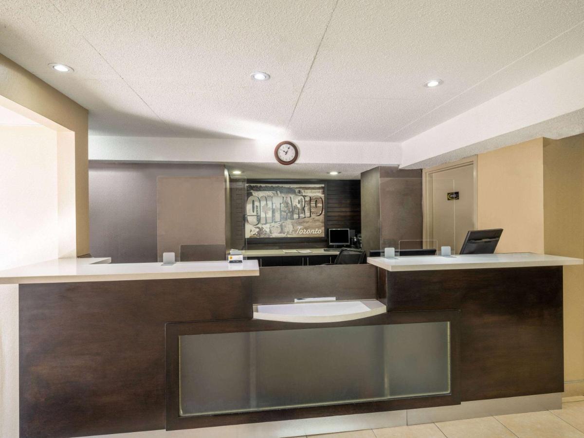 Super 8 By Wyndham Toronto East On Exterior foto