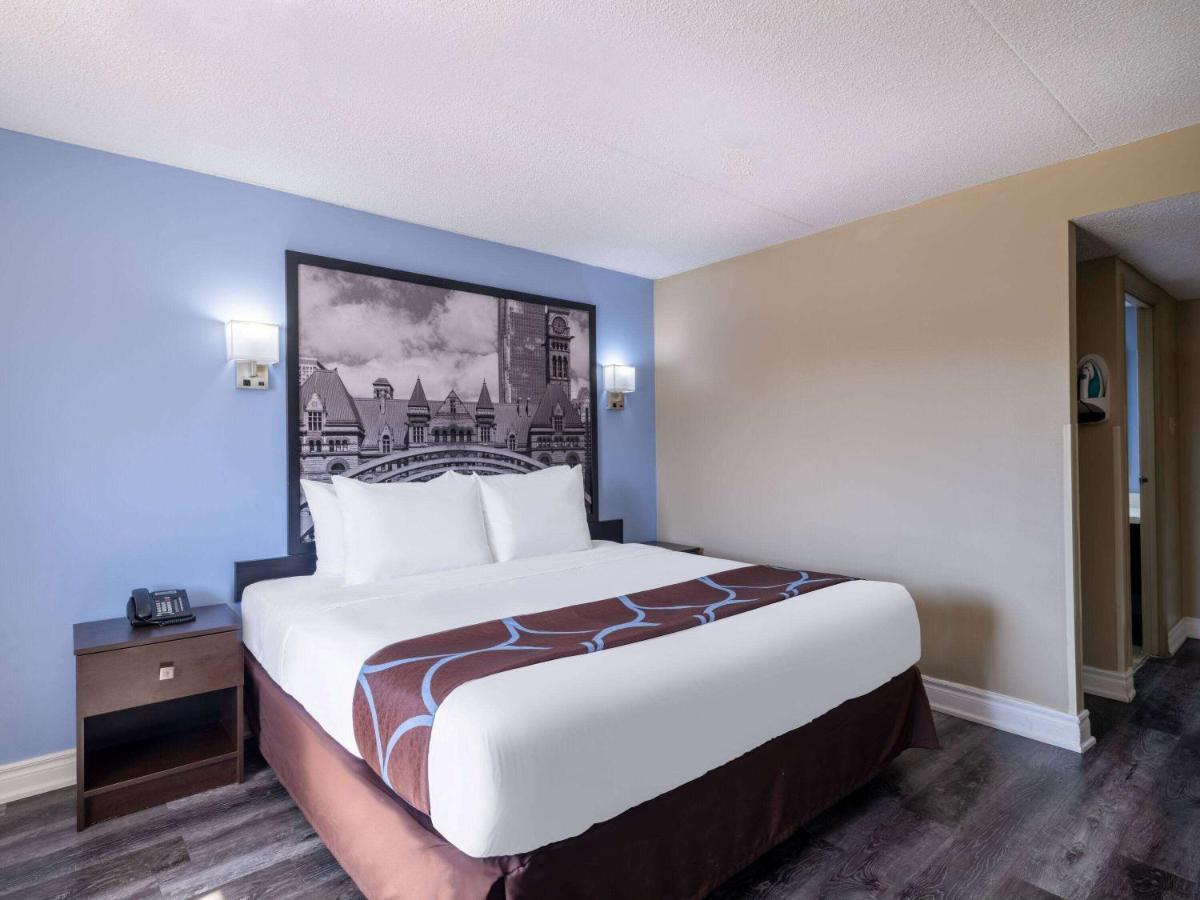 Super 8 By Wyndham Toronto East On Exterior foto